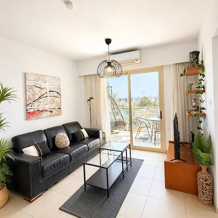 Stunning Sea View Pools Gym Balcony * Πάφος