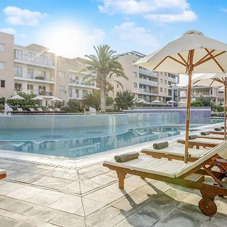 Stunning Sea View Pools Gym Balcony Διαμέρισμα Πάφος
