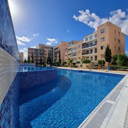 Stunning Sea View Pools Gym Balcony Διαμέρισμα