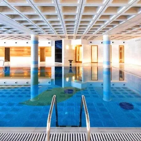 Stunning Sea View Pools Gym Balcony Διαμέρισμα *